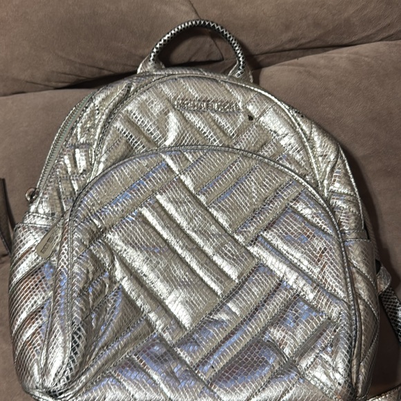 Silver Michael Kors leather backpack - Picture 2 of 13